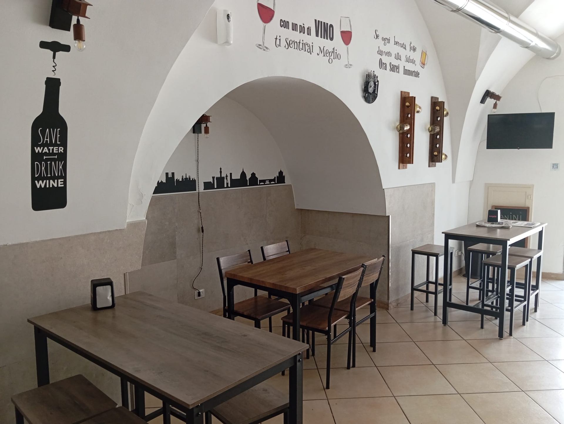 Area lounge con archi a volta